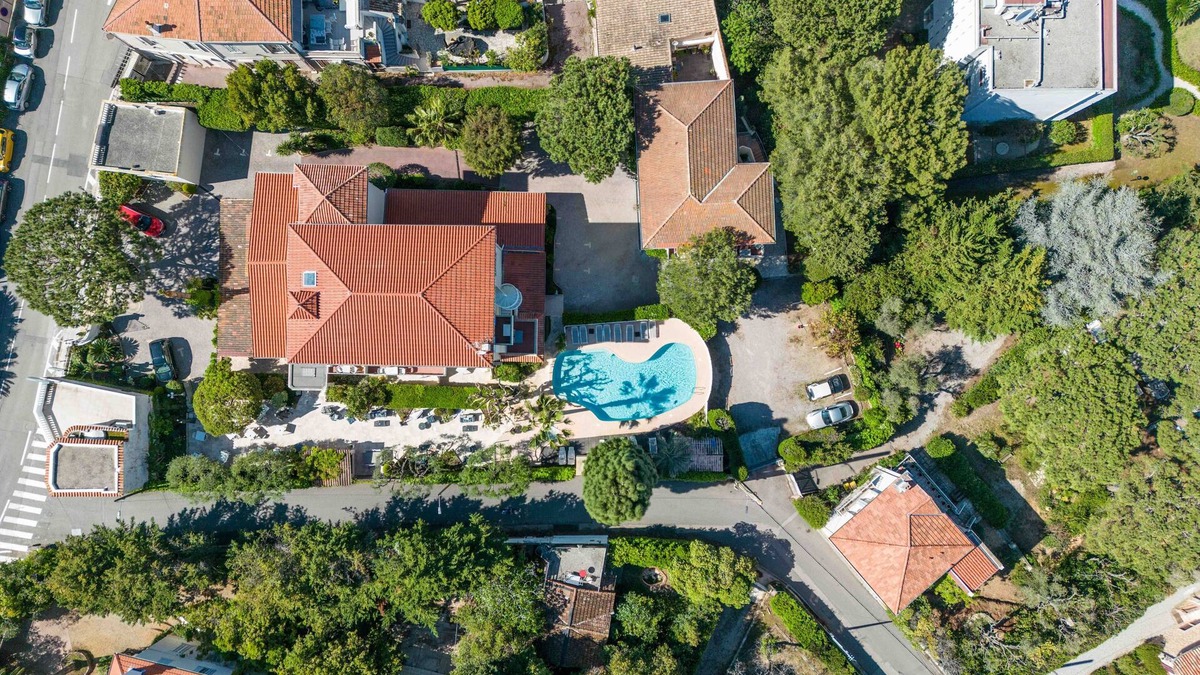 Cap-d'Antibes Hotel | Hôtel Beau Site - Cap d'Antibes