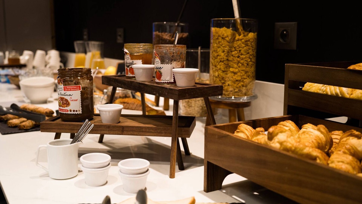 Gares House | Hôtel Campanile Montpellier Centre St Roch
