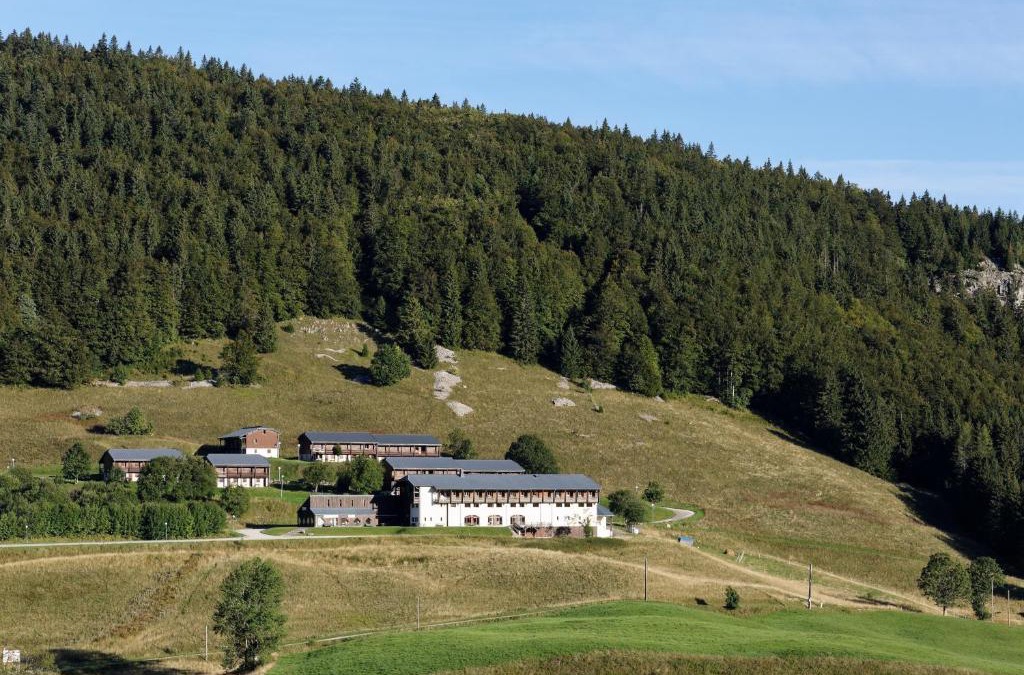 Bois-d'Amont Hotel | Hôtel Club Le Risoux