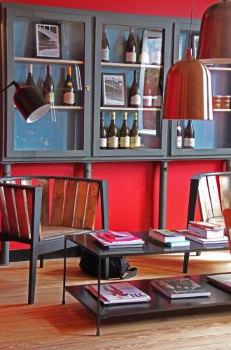 Solutre-Pouilly Hotel | Hôtel Courtille de Solutré