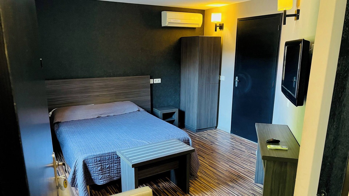 Bagnols-sur-Ceze Hotel | Hôtel de La Bourse à Bagnols-Sur-Cèze