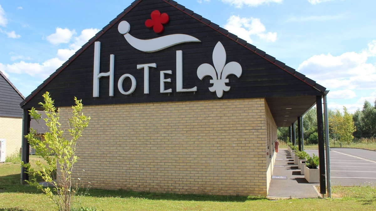 Hazebrouck Hotel | Hôtel Fleur De Lys