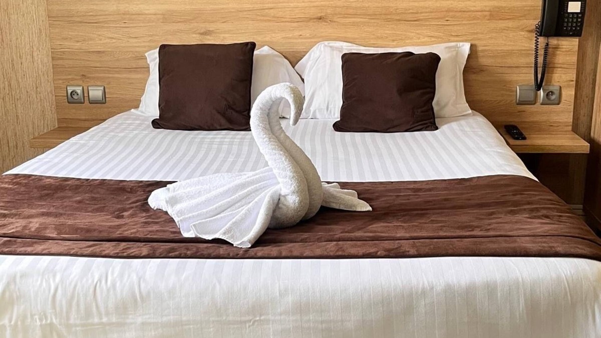 Chatellerault Hotel | Hôtel L'Univers