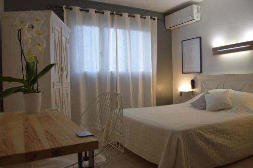 L'Ile-Rousse Hotel | Hôtel le Grillon