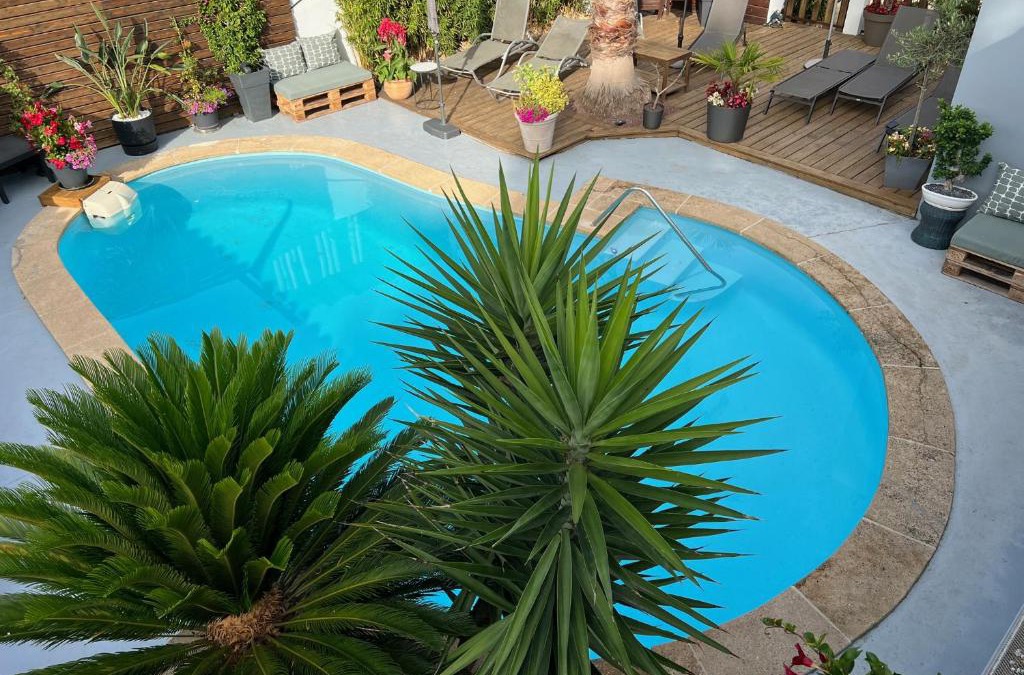 Aigues-Mortes Hotel | Hôtel Le Médiéval- Parking inclus