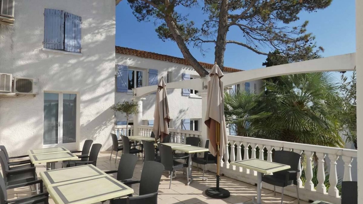 Clermont-l'Herault Hotel | Hôtel Le Sarac