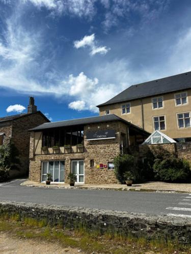 Sauveterre-de-Rouergue Hotel | Hôtel-restaurant Le Sénéchal