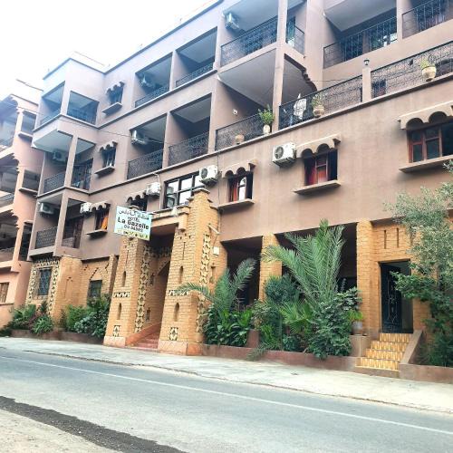 Akhendachou nAit Ouffi Hotel | Hôtel Restaurant La Gazelle De Dades