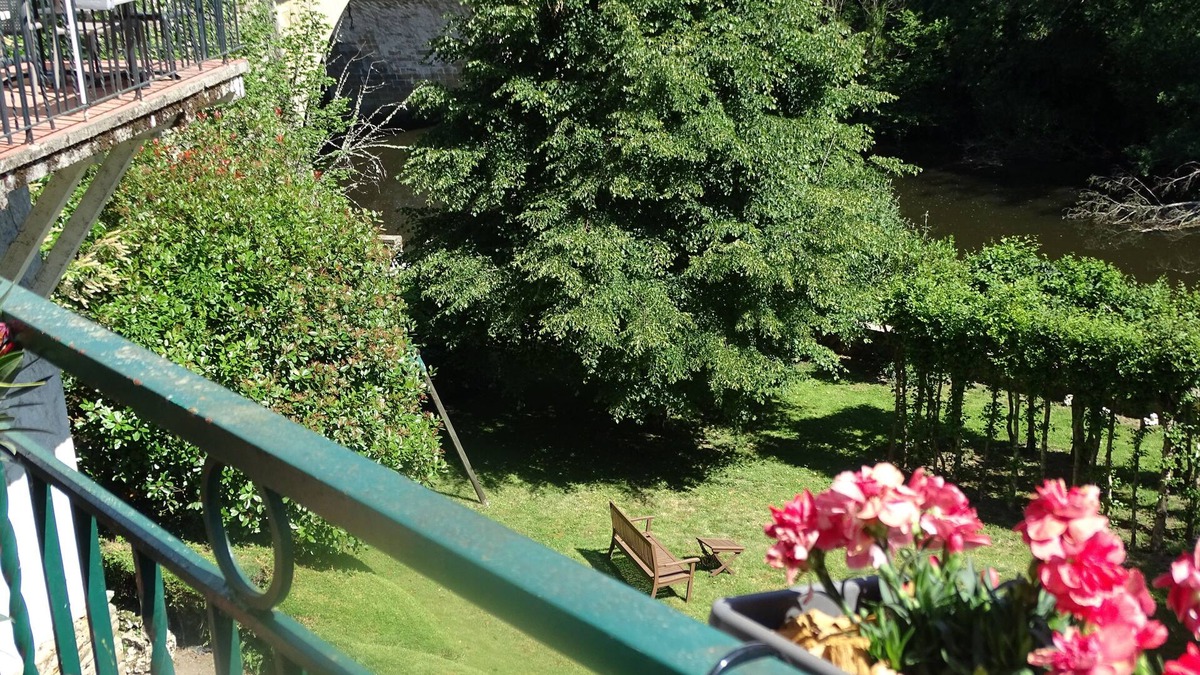 Uzerche Hotel | Hôtel Restaurant Ambroise
