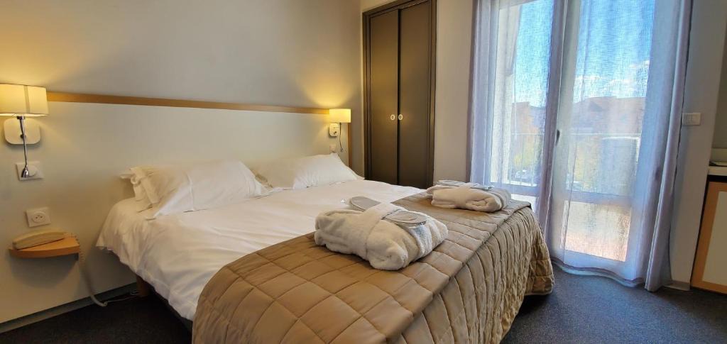 Aleria Hotel | Hôtel Restaurant Atrachjata