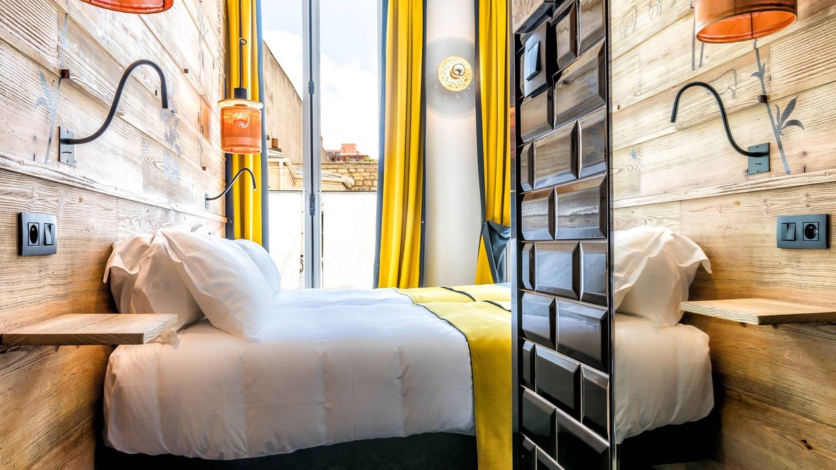 19th Arrondissement Hotel | Hôtel Restaurant Au Bœuf Couronné