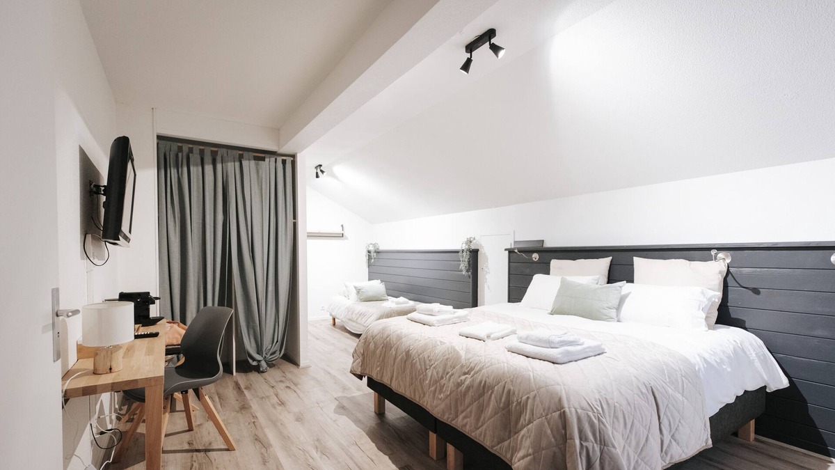 Crozet Hotel | Hôtel-Restaurant Les Loges du Léman