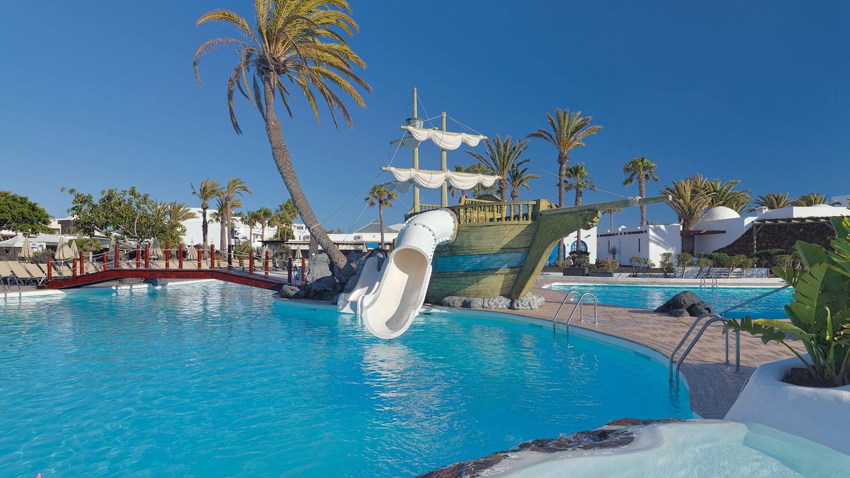 Costa Teguise Hotel | H10 Suites Lanzarote Gardens