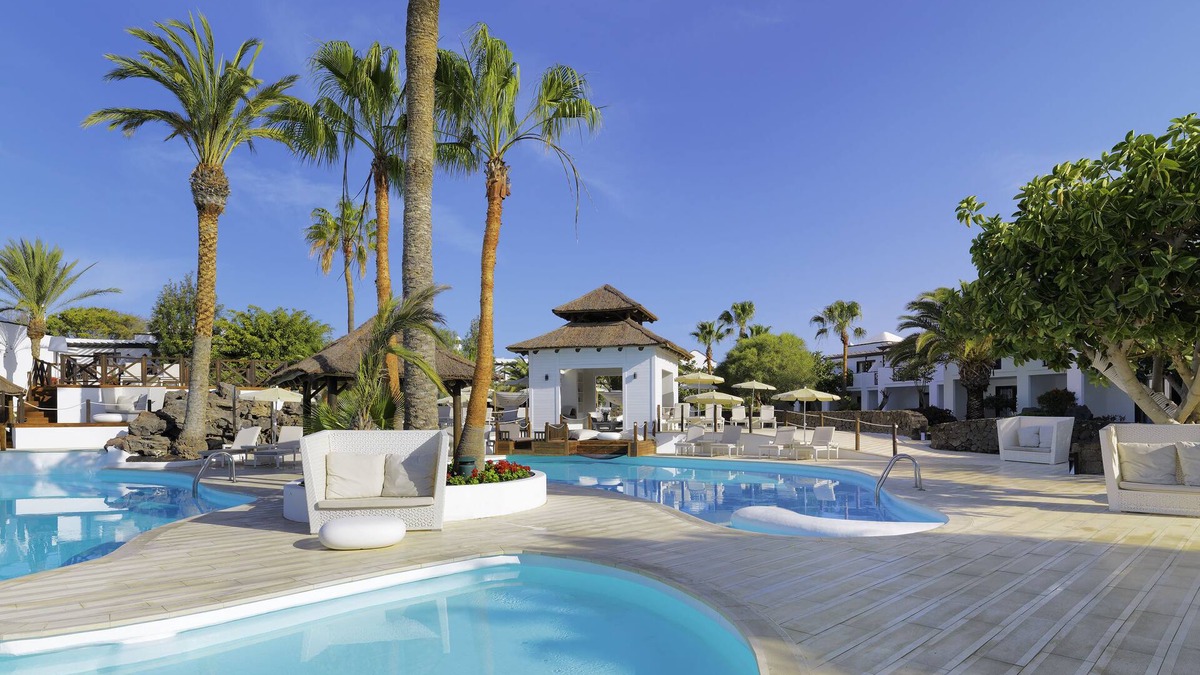 Playa Blanca Hotel | H10 White Suites