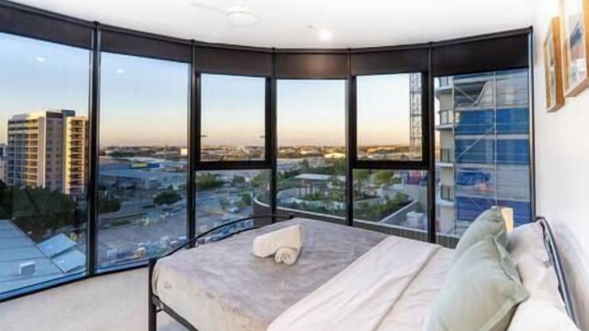 Eagle Farm Apartment | H20705 Luxurious 2BR/2BA Resort-Style Retreat
