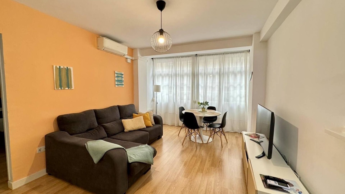 Perchel Norte Apartment | H2M Armengual de la Mota El Corte Ingles Shopping