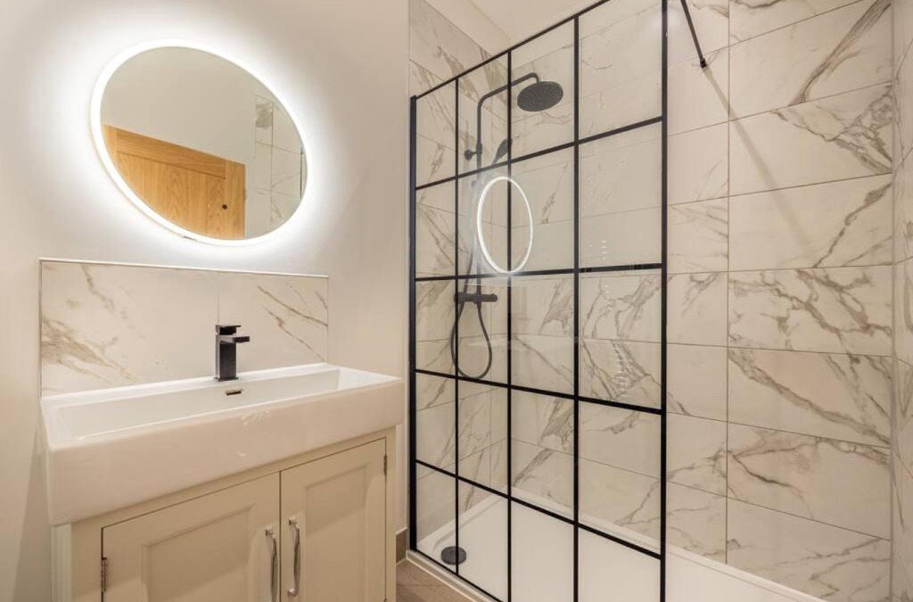 Redlynch House | H4-Free Parking-4BR-3BA-Sleeps8