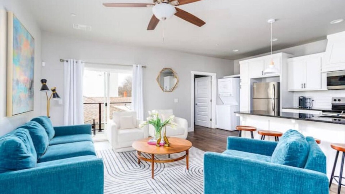 Asian District Condo | H4/H6 Spacious & Urban Modern Condo - 2 units!