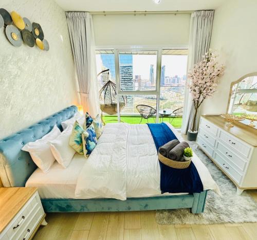 Jumeirah Village Circle Apartment | Habibi Land