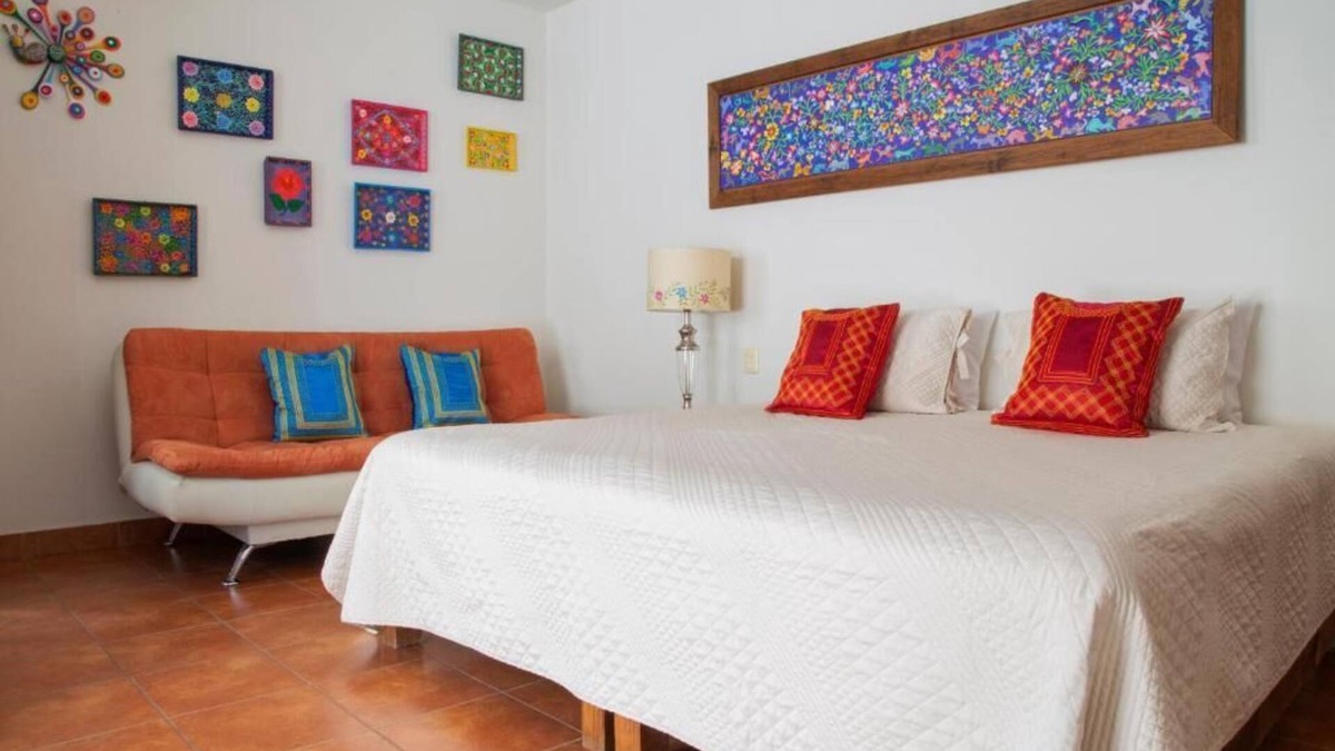 Reforma Bed & Breakfast | Habitación Alebirjes en Casa Los Arquitos B&B