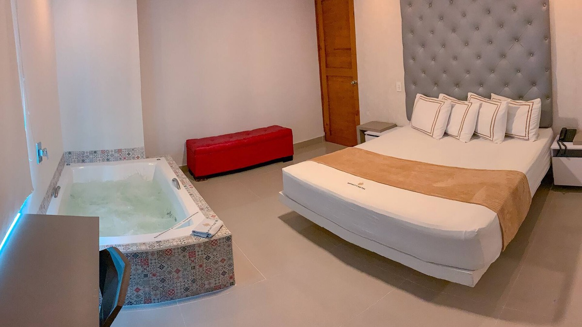 Laureles Hotel | Habitacion Junior Suite Con Jacuzzi En Laureles Estadio