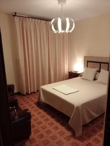 La Corredoria y Ventanielles House | Habitacion matrimonial centro ciudad