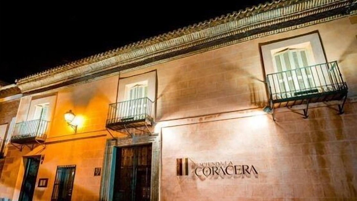 San Martin de Valdeiglesias Hotel | Hacienda La Coracera