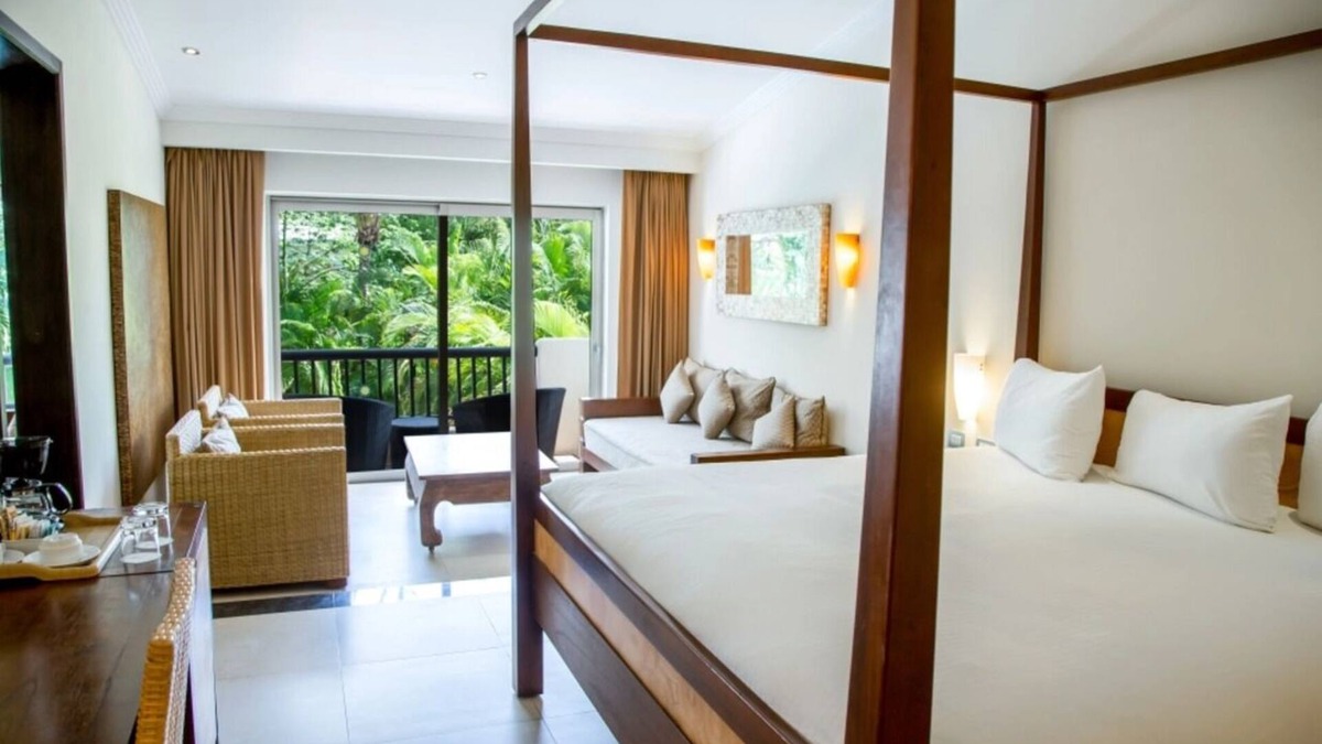Playacar Fase II Resort | Hacienda One Bedroom Suite - Sandos Playacar Beach Resort