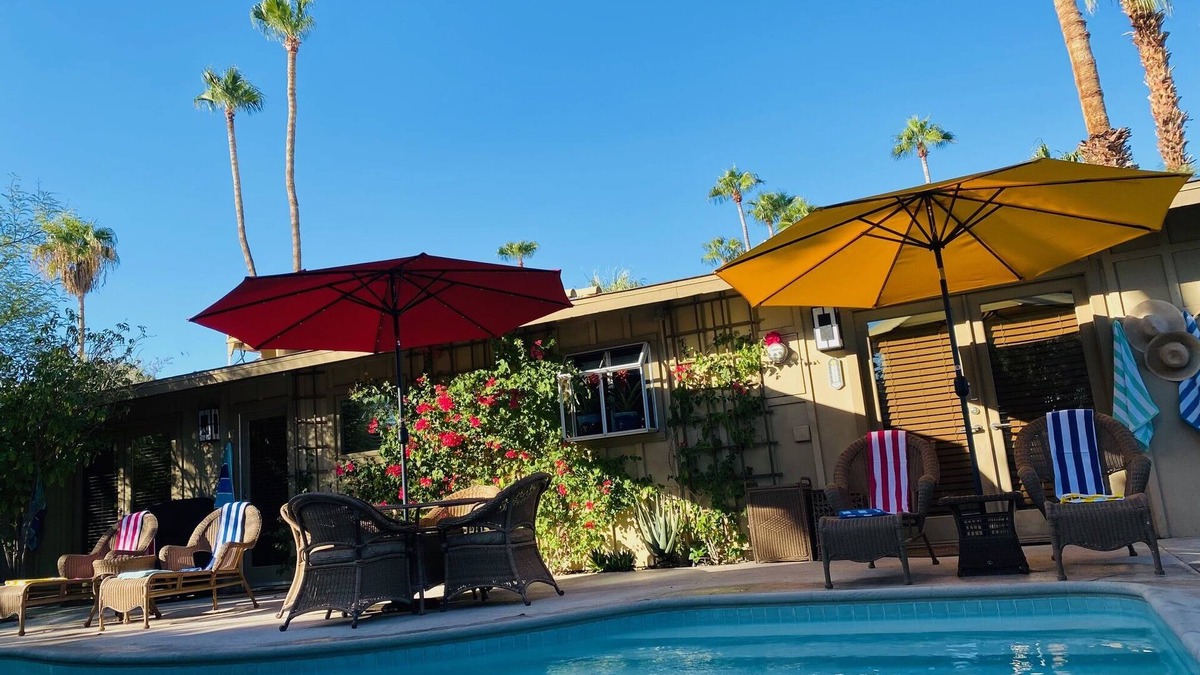 Cathedral City Cove House | Hacienda Paradise CASITA with POOL! 5-Star Reviews on competitive rental site.