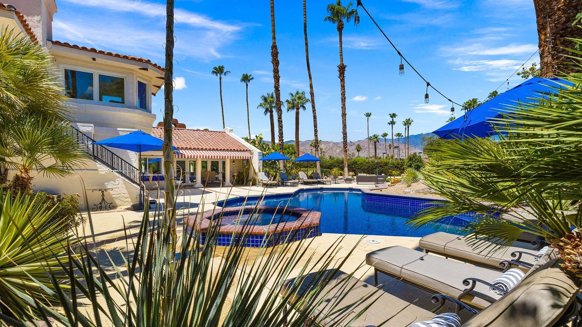 Rancho Mirage House | 'Hacienda Rosa' A 1.4 Acre 8 Bedroom Estate