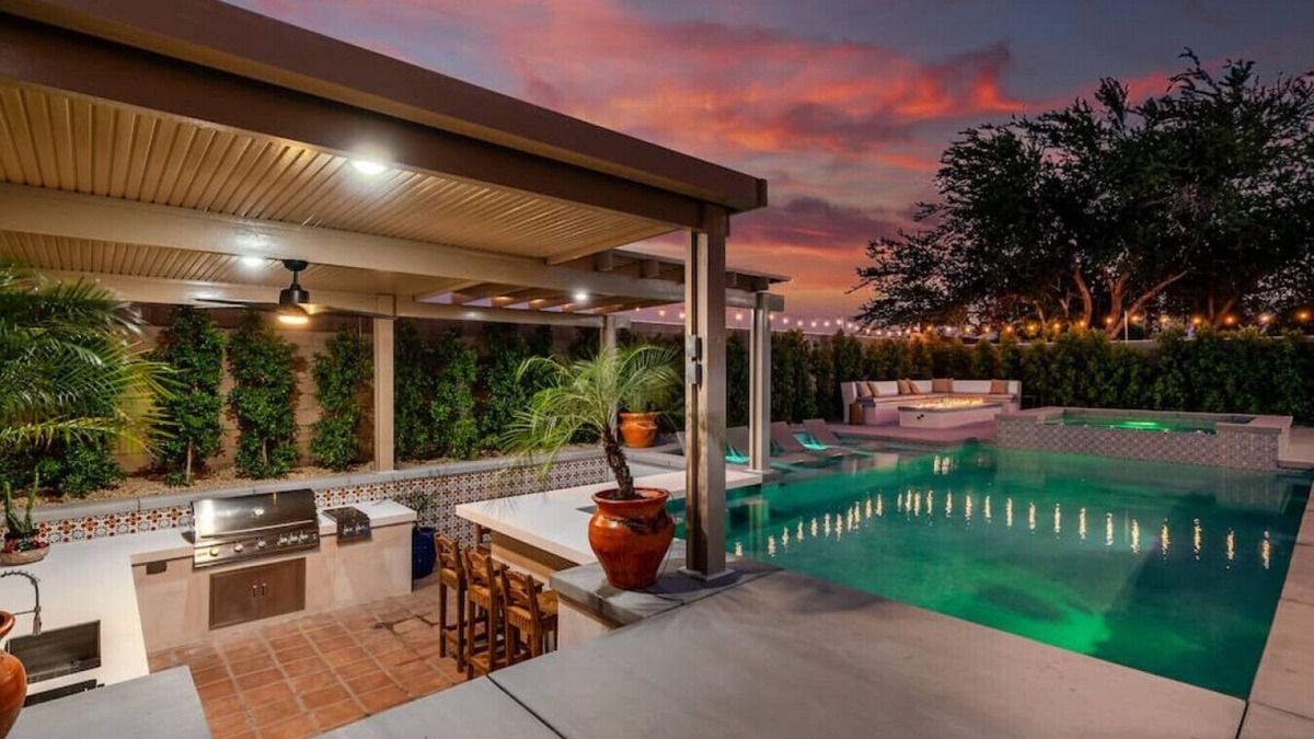 Indio House | Hacienda San Miguel | Resort Style Pool W/Sunken Outdoor Kitchen