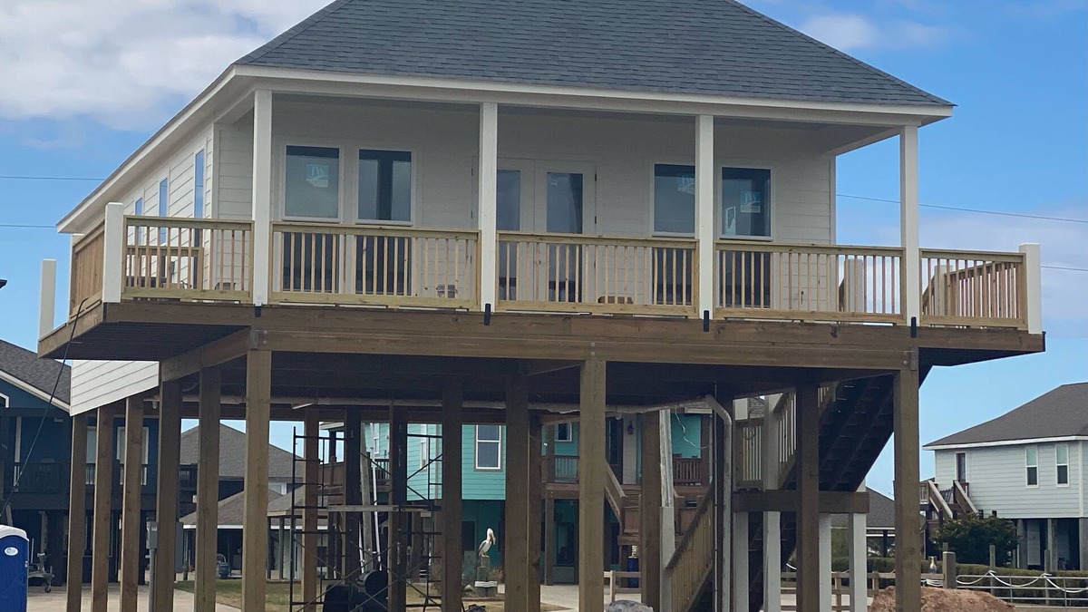 Hackberry House | Hackberry Getaway . 4 bedrooms, 2 baths, Sleeps 10, On The Water. NEW CONST.