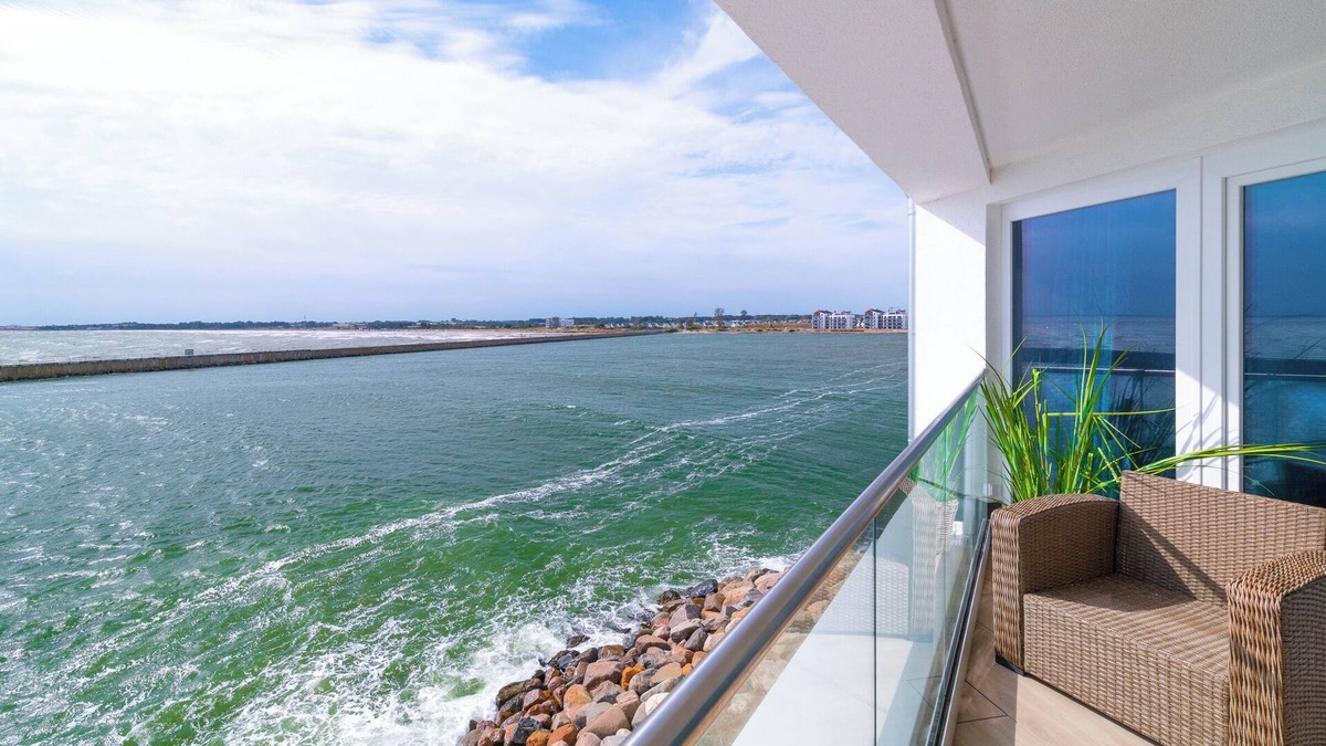 Kappeln Apartment | "Hafenloge": swimming pool, sea view, 2 bedrooms, terrace, directly on the Baltic Sea.