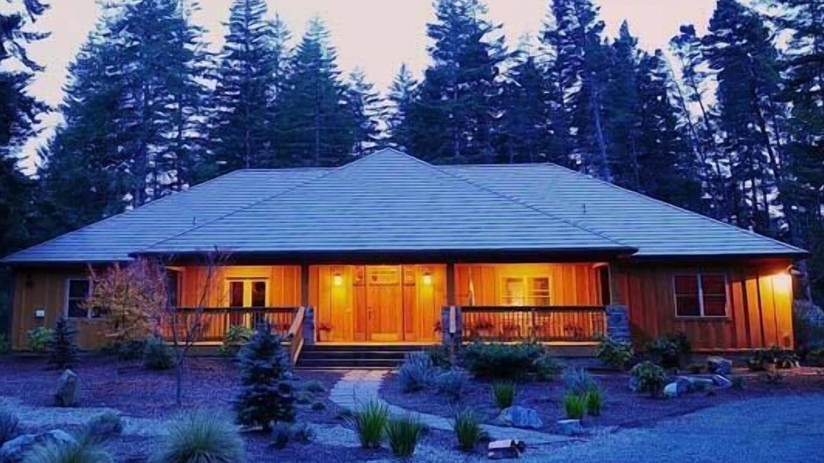 Bandon House | HagenHouseBandon , An Executive House Set Up For 8 Golfers Or 4 Couples.