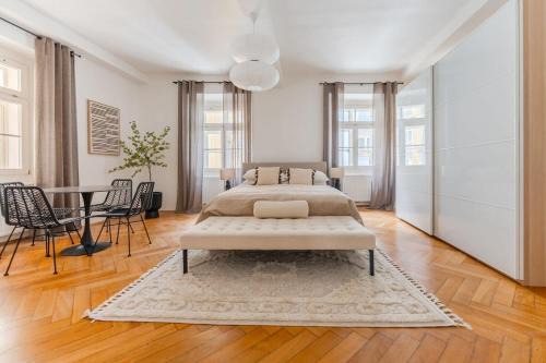 Graz City Centre Apartment | Hakuna - Penthouse Franziskanerplatz - Rooftop