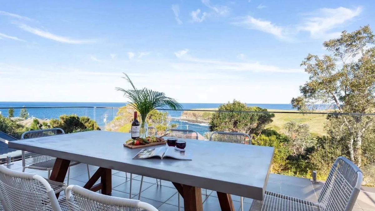 Kiama Heights House | Halcyon– Breathtaking ocean views
