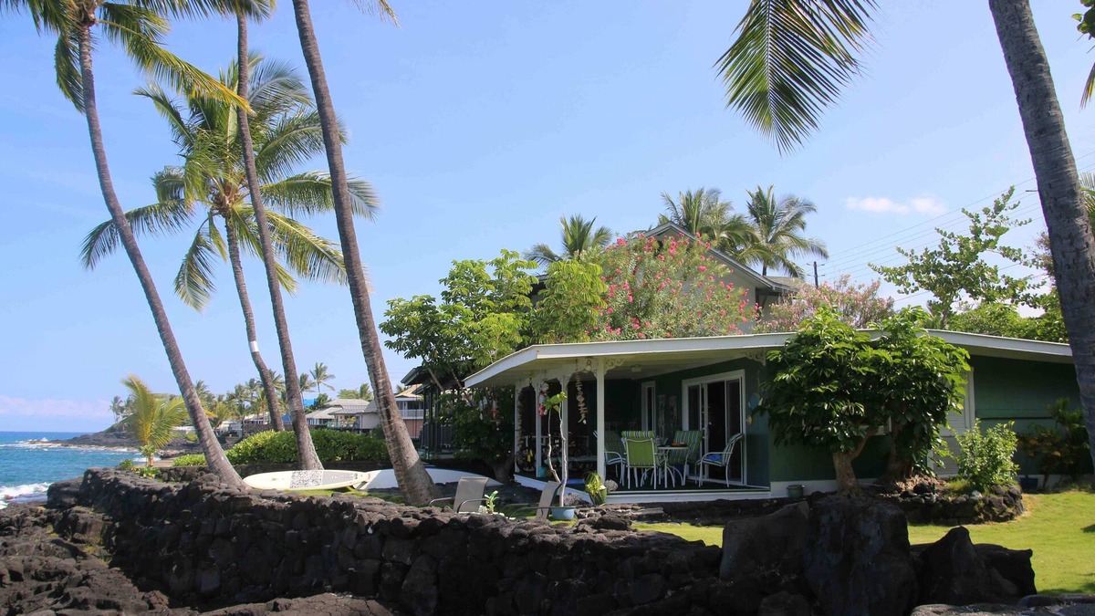 Kahaluu Bay House | Hale Iki - A lovely Little House on the beautiful Big Island