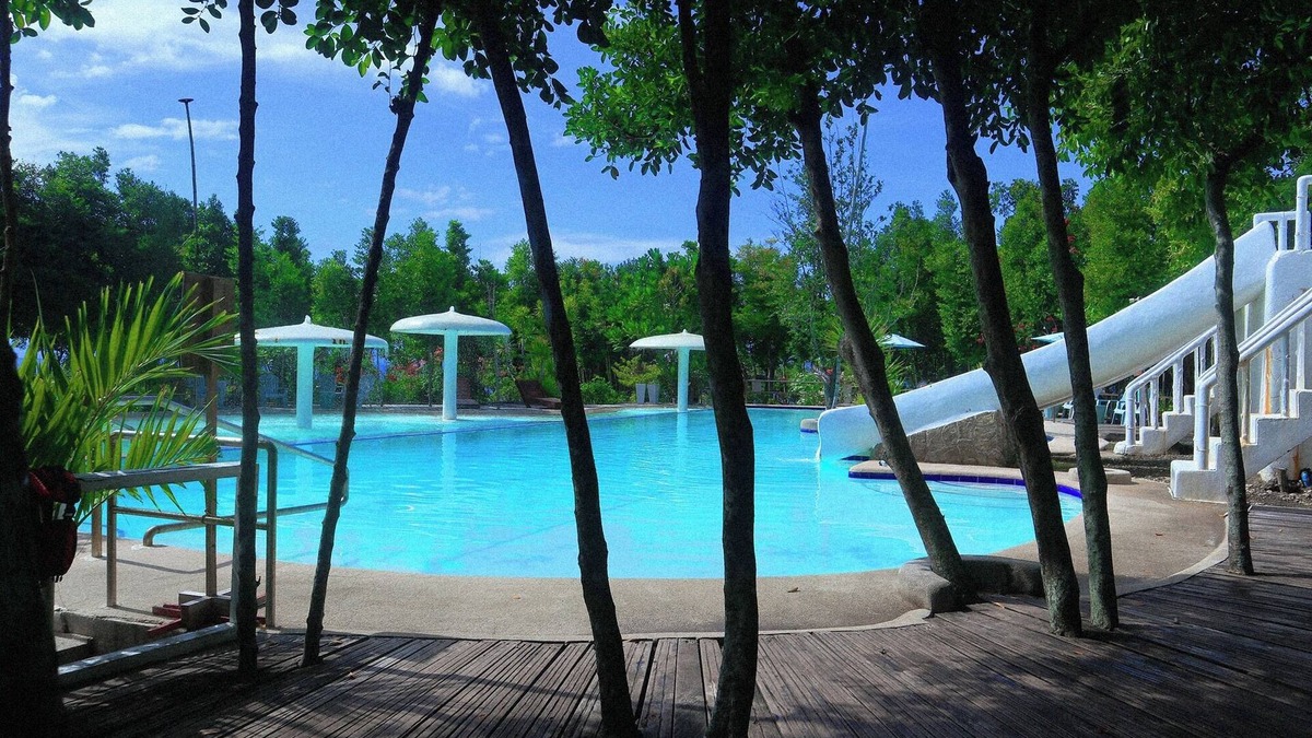 Moalboal Resort | Hale Manna Coastal Gardens