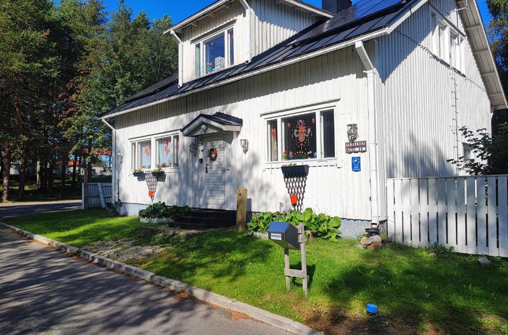 Tornio Apartment | Half a house w/your own door, 60m2