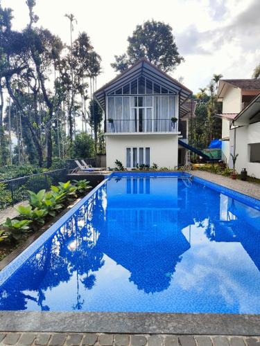 Vythiri Resort | Half Moon Resort Vythiri by Z Vacations