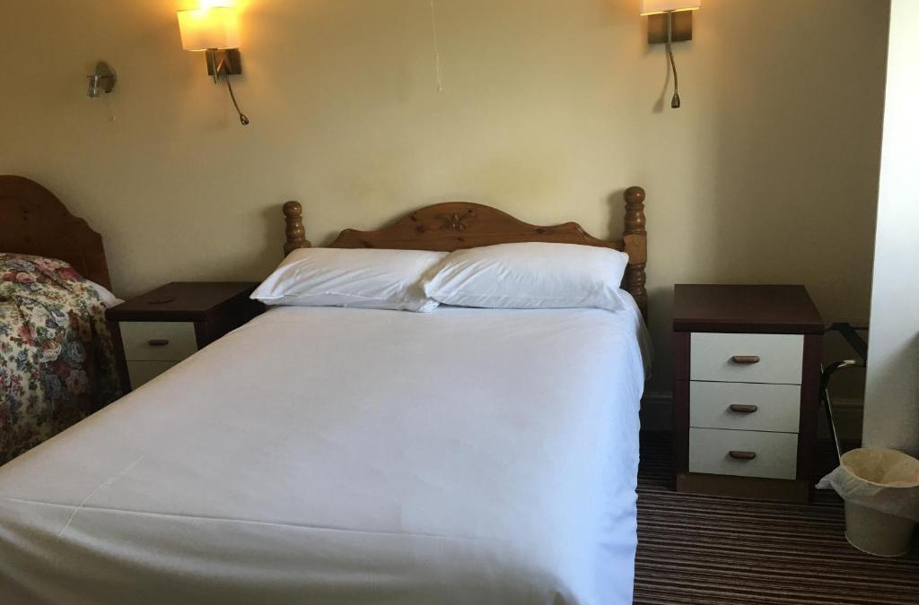 Swinderby Bed & Breakfast | HALFWAY FARM MOTEL