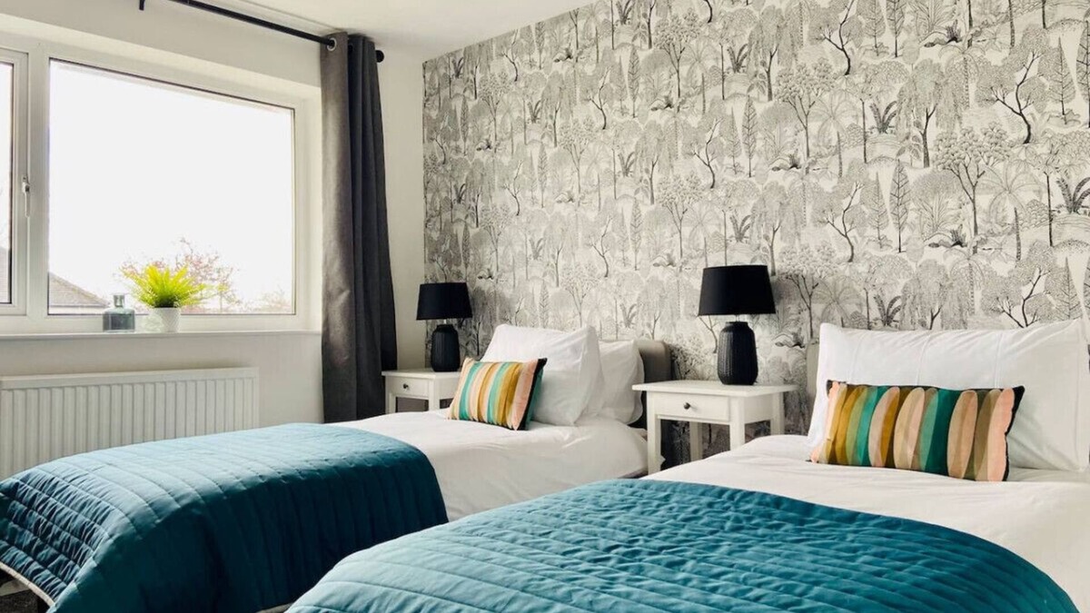 Hipperholme House | Halifax/Brighouse 8 mins Pets OK 360 Mbps WiFi