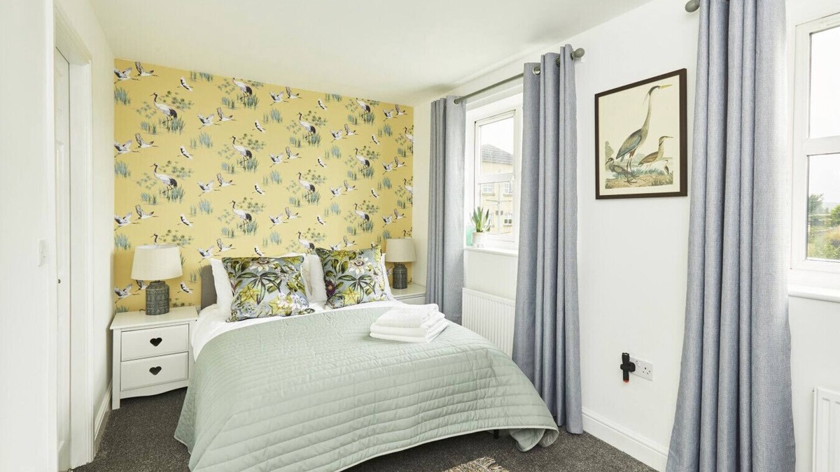 Halifax House | Halifax+Piece Hall 4 min| Parking | Pets OK|Garden
