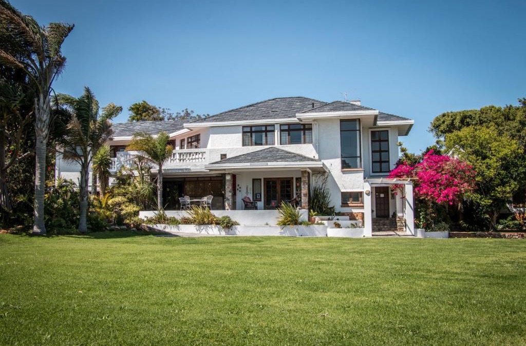 Port Elizabeth Central Bed & Breakfast | Hallack Manor