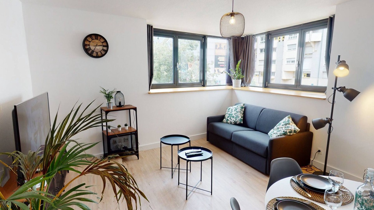 Strasbourg Apartment | hallesgare 1 free parking up to 4