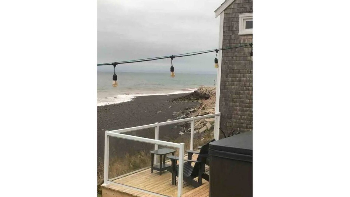 Hall's Harbour House | Halls Harbour BARN Cottage w/Hot Tub