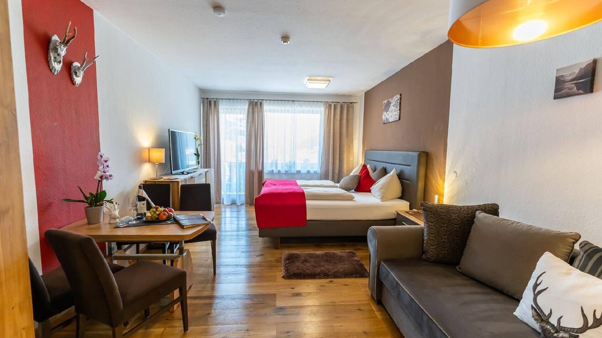 Gosau Apartment | Hallstatt Dachstein Inn flat with pool and spa