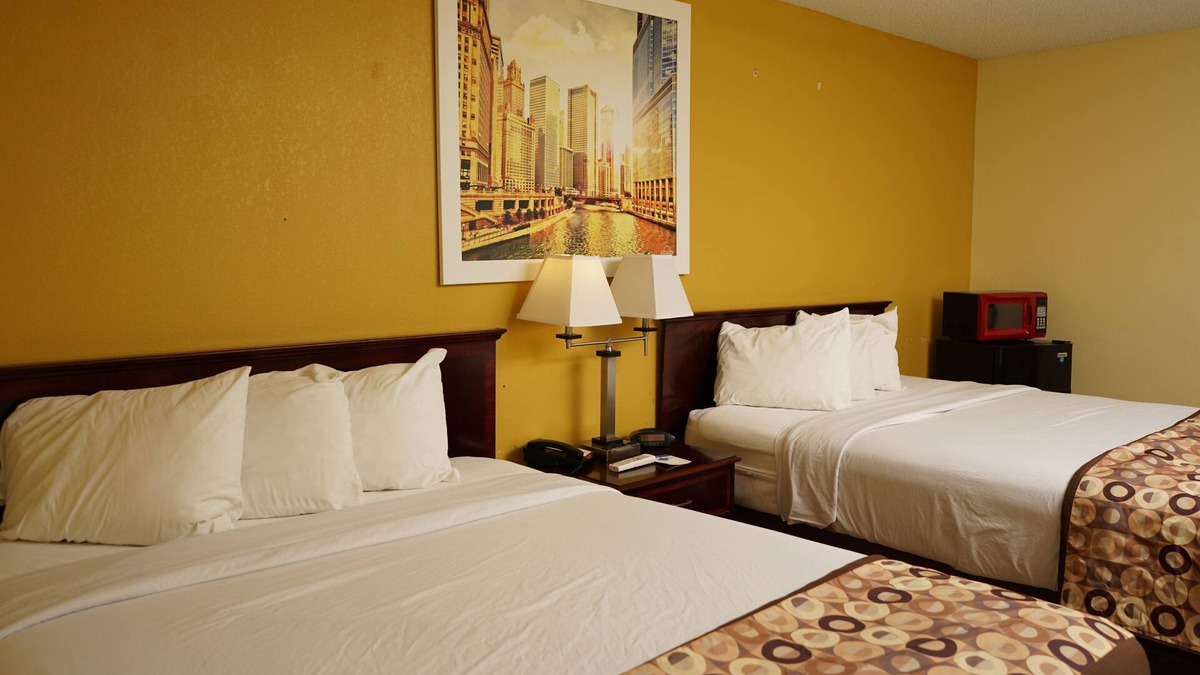 Harvey Hotel | Halsted Inn and Suites Harvey - Chicago Southland
