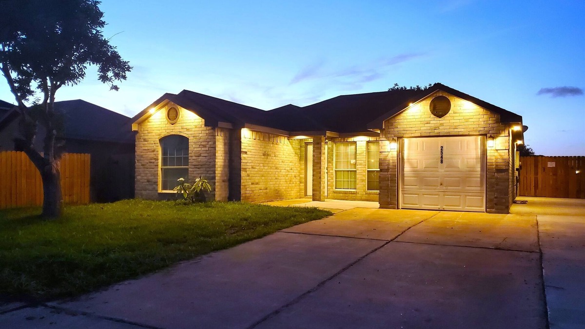 Brownsville House | Hamburg Retreat - 3BD/2BA Home, Private Yard!