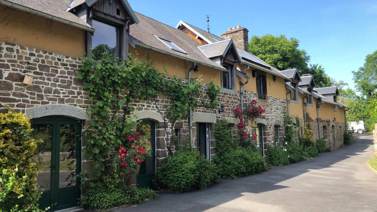 Hambye Cottage | Hambye'ance Nature 30 people 2 Cottage : Finnish spa billiards